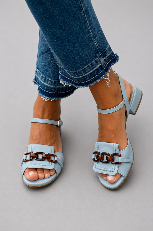 Azzurra | Elegancia Dorada de Verano